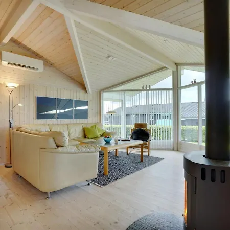 Holiday home Lucio Vinderup