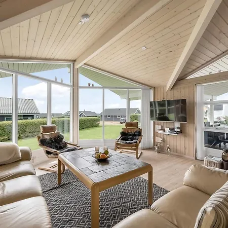 Nyaraló Lucio - 350m To The Fjord By Interhome *