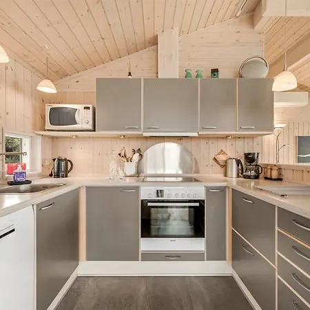 Lucio - 350m To The Fjord By Interhome Feriehus