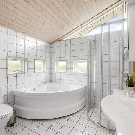 Nyaraló Lucio - 350m To The Fjord By Interhome